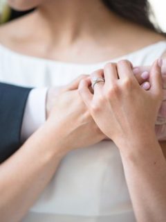HOW TO BE A WOMAN A MAN IS AFRAID TO LOSE