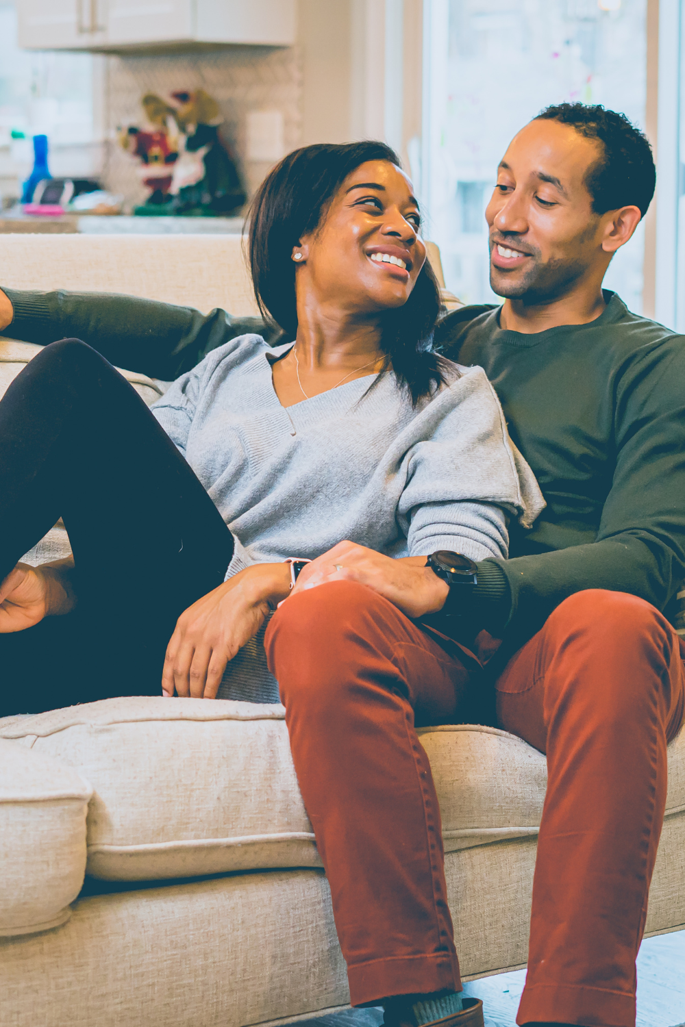 What Causes a Man To Bond With a Woman?