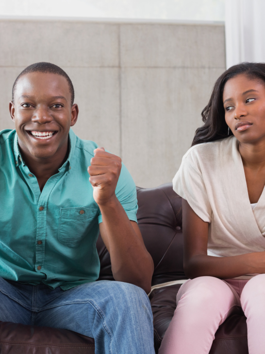 12 Annoying Signs of a Boring Boyfriend