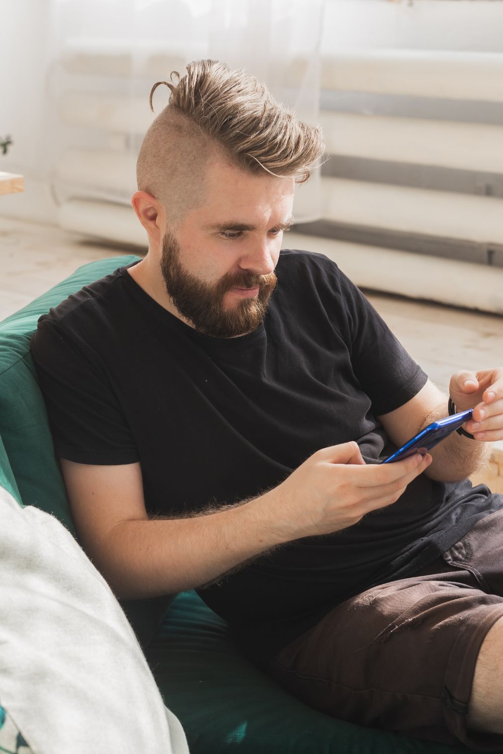 Signs your husband is sexting another woman