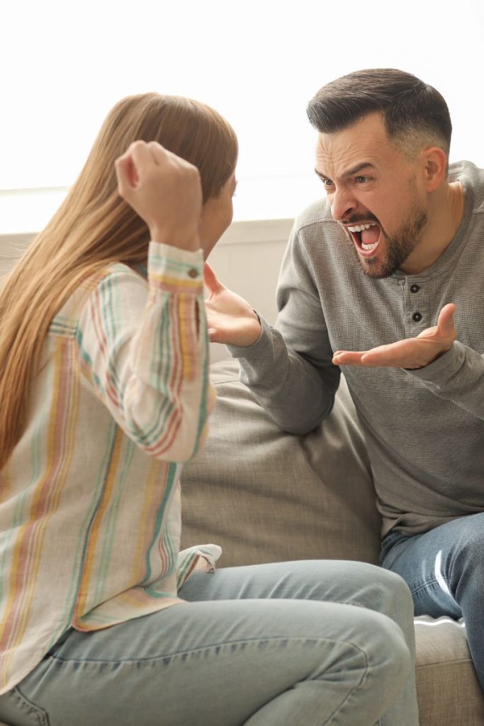 Signs You Are Dating an Emotionally Damaged Man