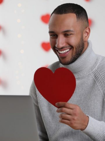 15 Things Guys Want In A Long-Distance Relationship