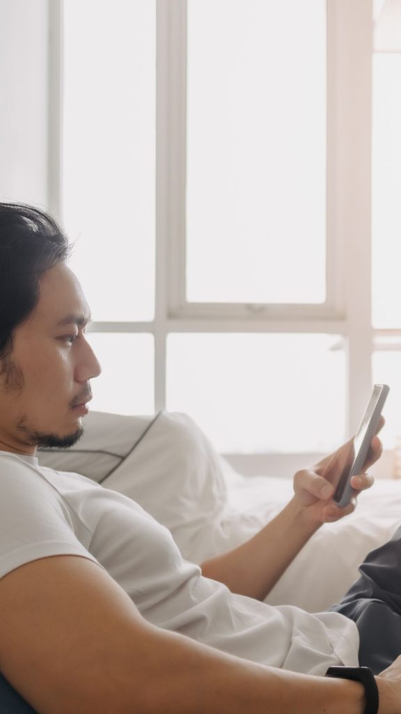  Signs He's Using You For Sexting