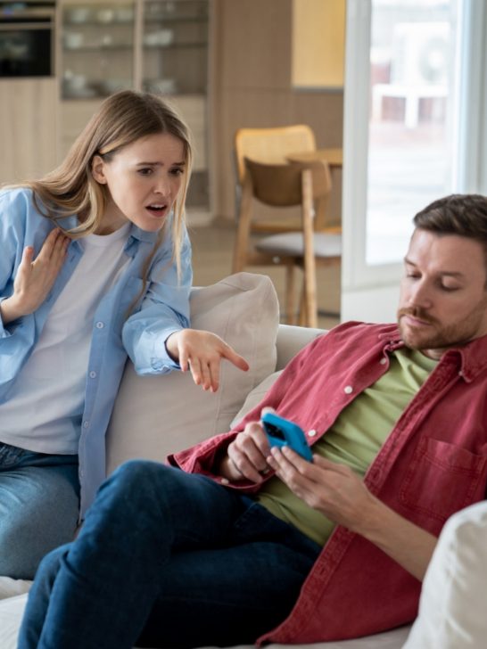 10 Signs Your Husband Secretly Hates You