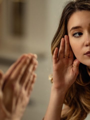 When A Woman Stops Caring About You, The Signs And The Solution