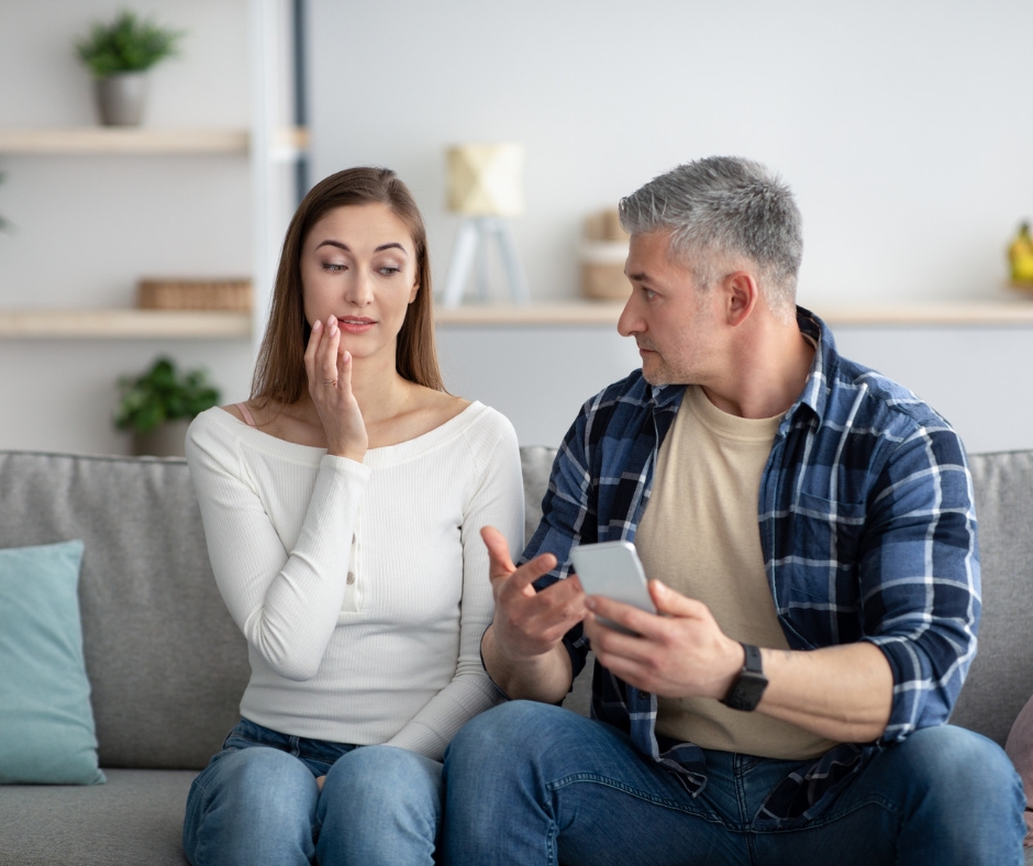 When a Woman is Cheating on Her Husband, She'll Slip Up in These Ways