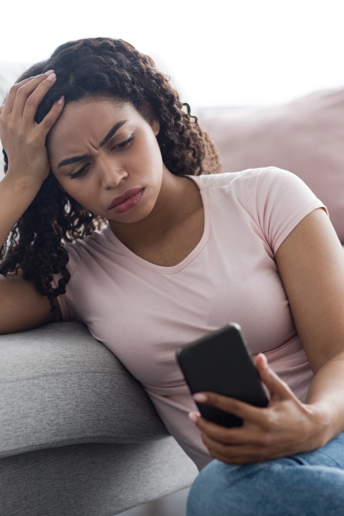 7 Signs He's Faking His Feelings for You