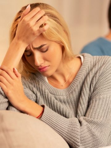 8 Signs You Are in Love But The Relationship Is Not Working
