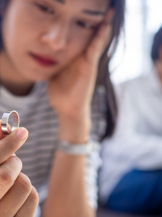 signs your whole marriage was a lie