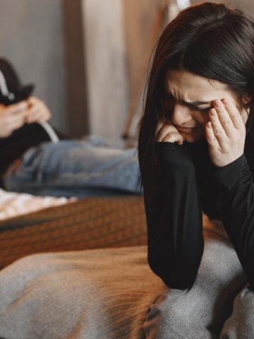 8 Signs Of A Secretly Unhappy Wife