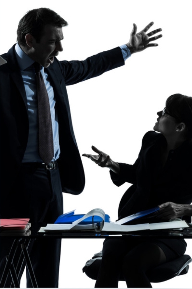 8 Signs You&rsquo;re Married to a Man Who Detests You