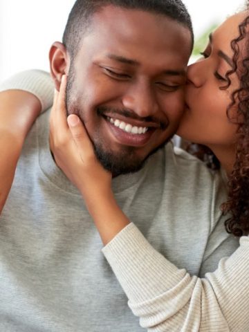 Women Who Keep Their Husbands Hooked on Them Always Do These 6 Things 