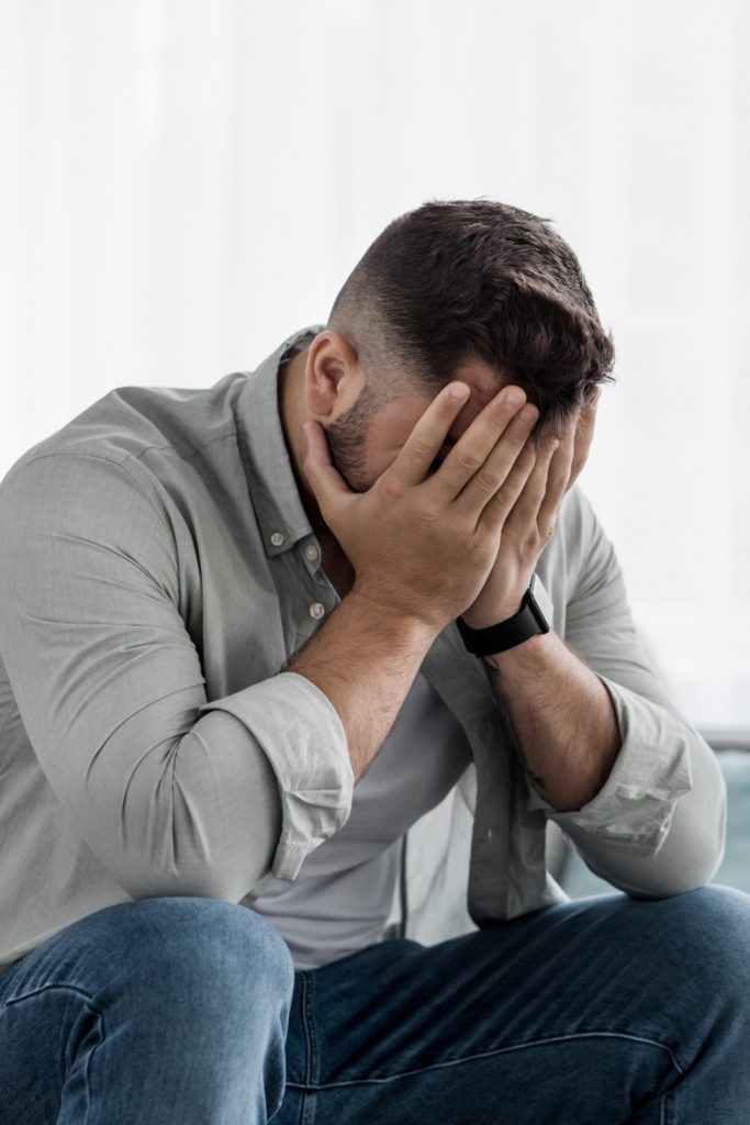 Signs You&rsquo;re Falling for the Wrong Person