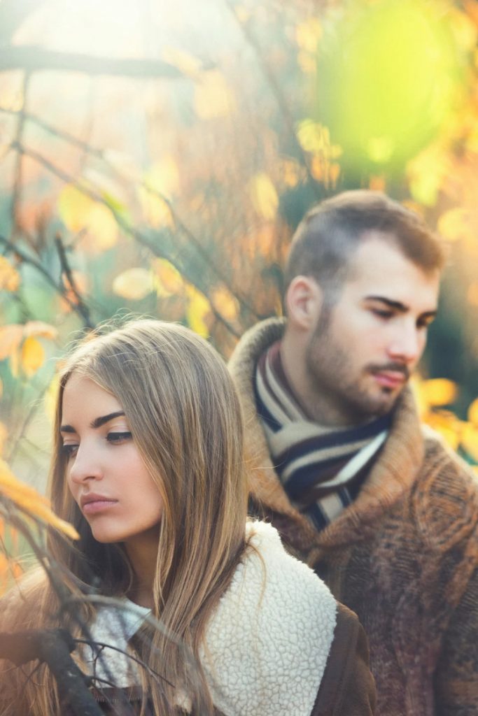 Signs You&rsquo;re Falling for the Wrong Person