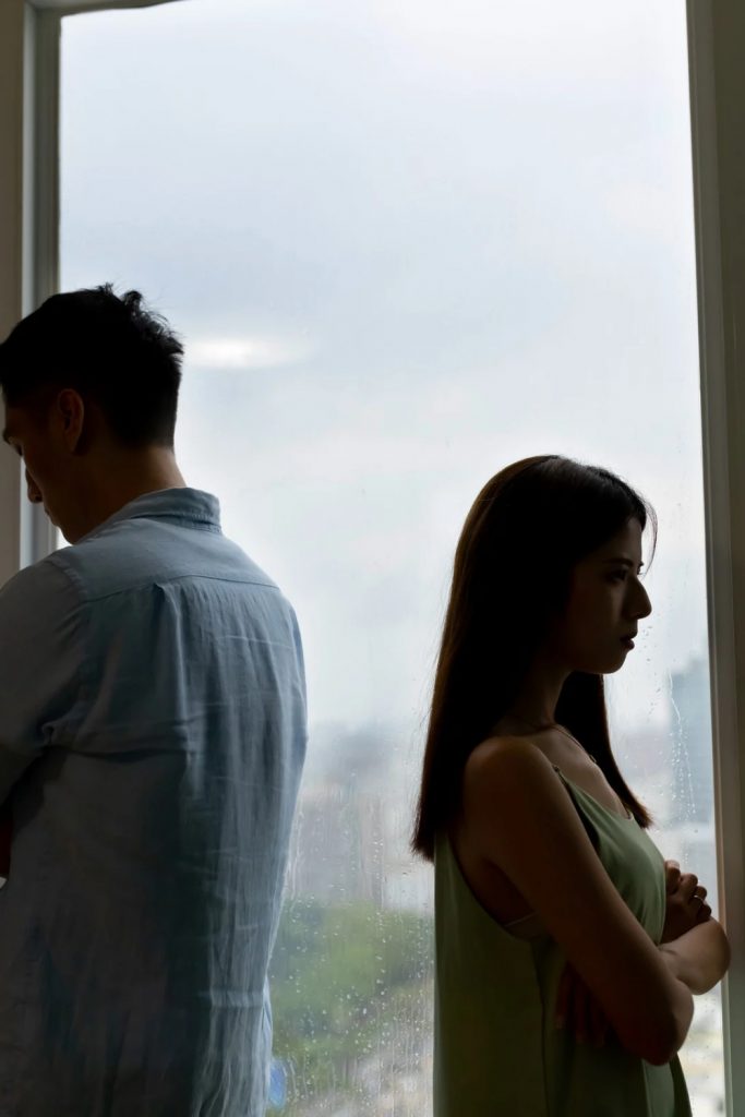 Signs You&rsquo;re in a Relationship That&rsquo;s Headed for Disaster