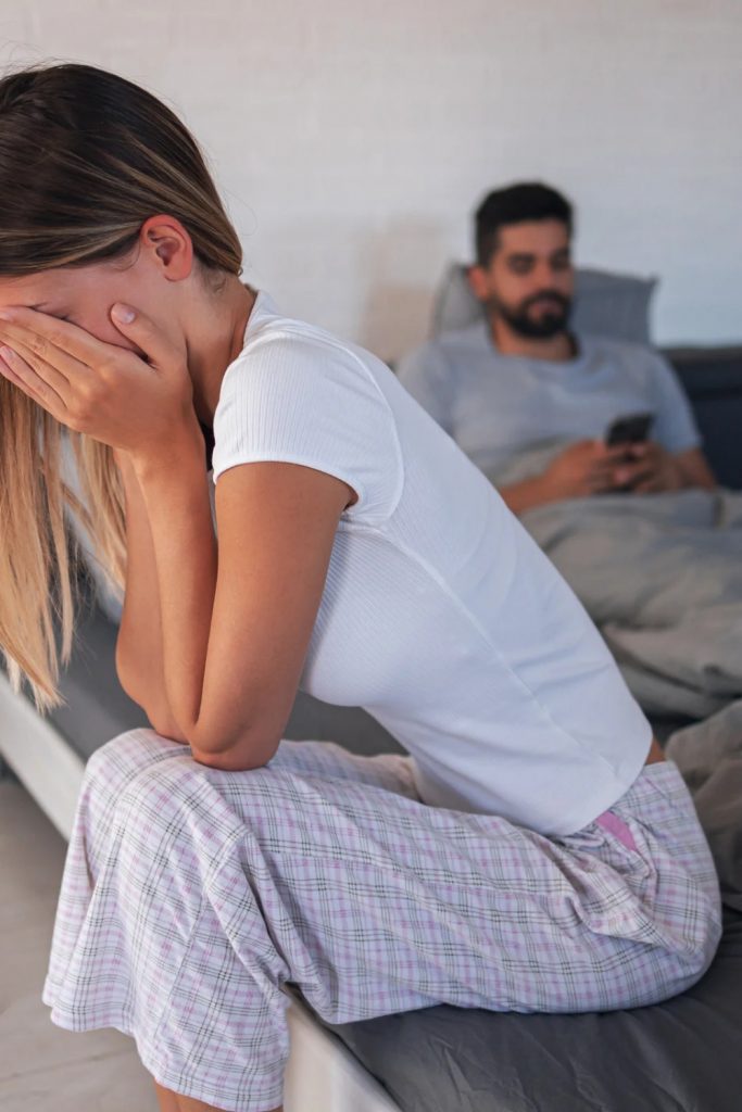 When A Man Stops Loving His Wife, These 8 Things Happen