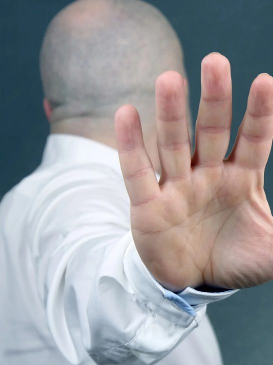 8 Reasons Men Avoid Women Who Like Them Too Much
