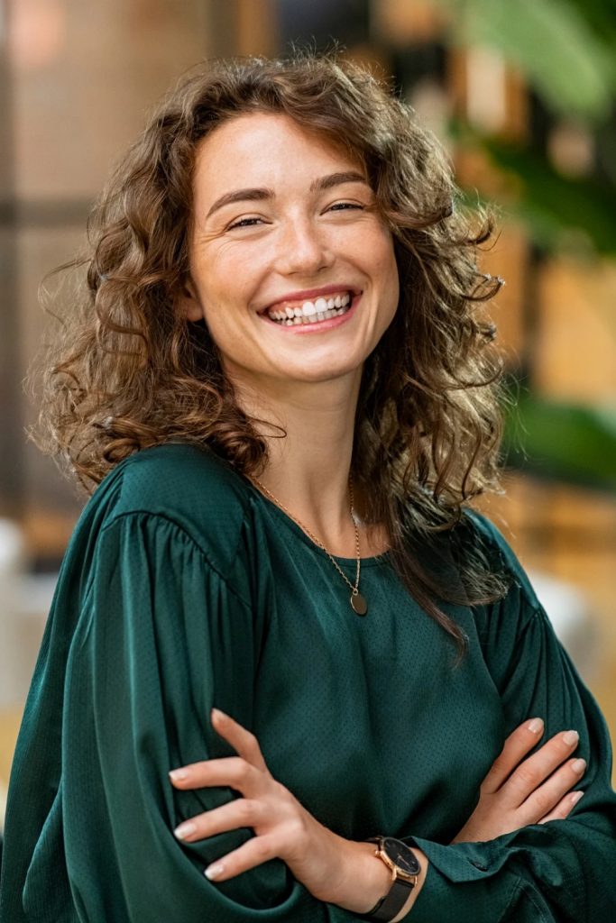 Qualities That Make a Woman Stand Out in a Crowd