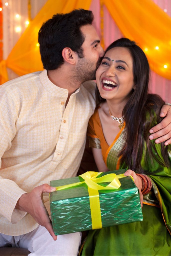 Traits of Women Who Keep Their Men Completely Captivated