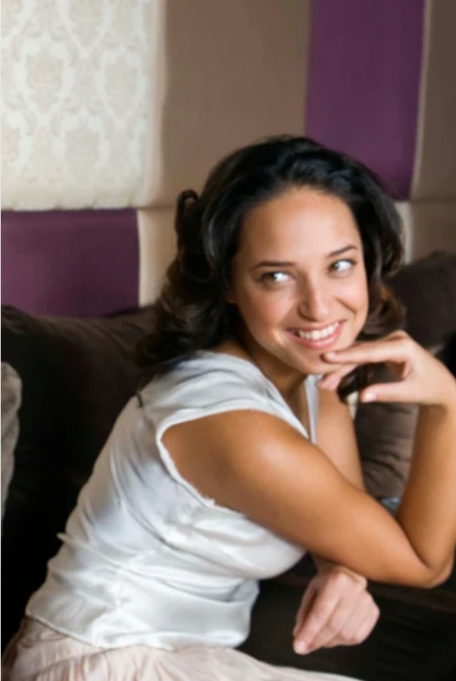 Habits of Women Who Have Husbands That Adore Them