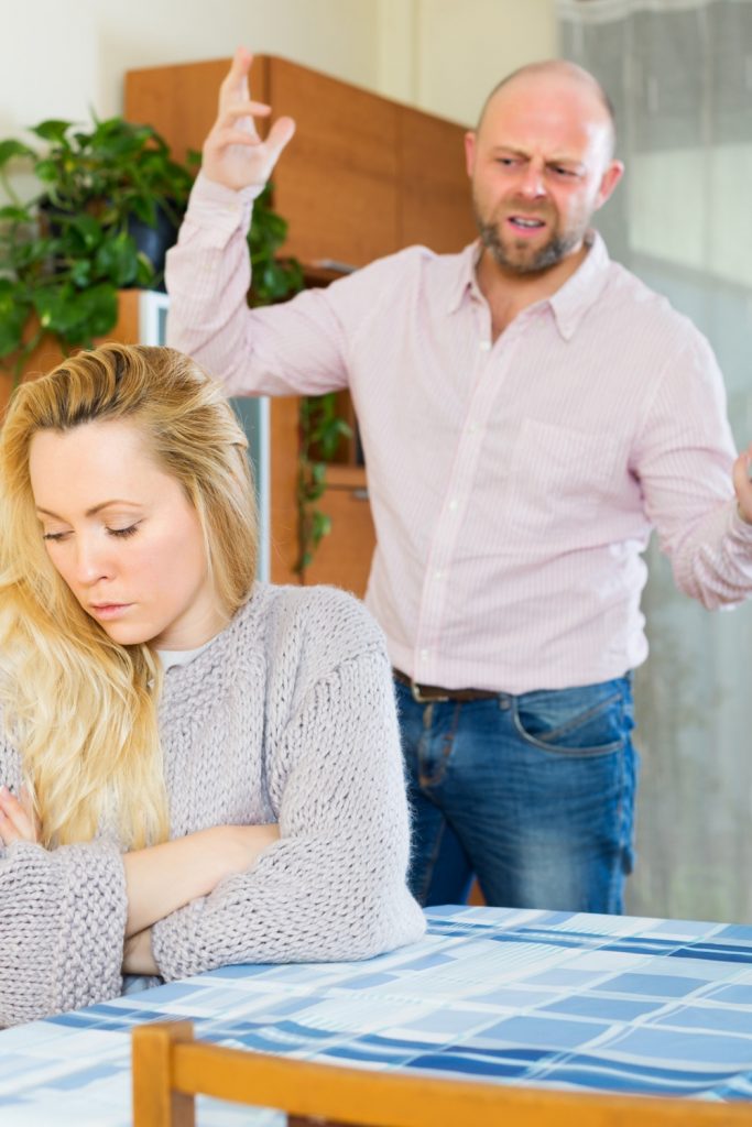 If Your Husband Does These Things, He&rsquo;s Secretly Hurting