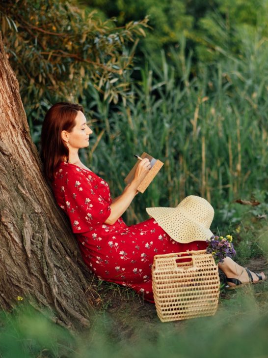 If a Woman Spends Time on These 5 Things, She’s Unhappy in Her Marriage