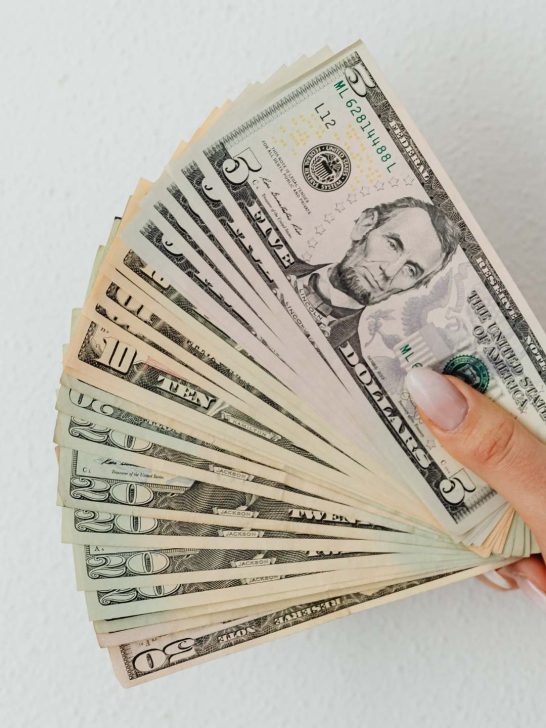 10 Things Cheating Men Buy for Their Mistresses
